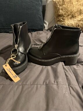 Black Women's Platform Ankle Boots with Front Zipper Ring